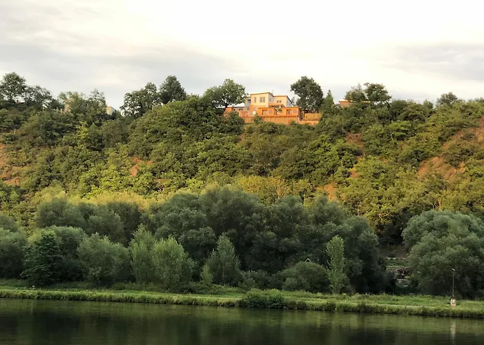 Chatka - C - Vyhlidka Nad Rekou